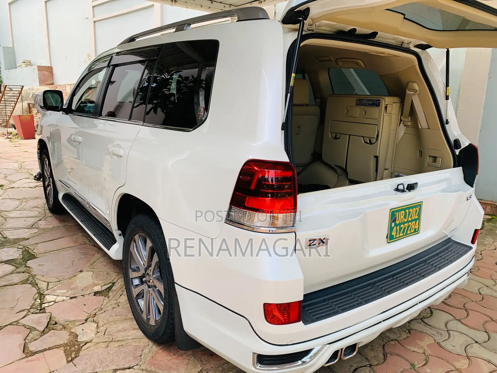 Toyota Land Cruiser 2018 White