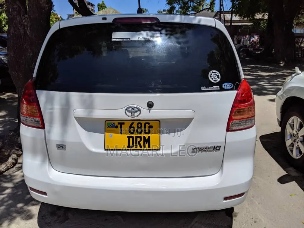 Toyota Corolla Spacio 2004 White