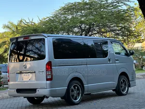 Toyota Regius 2008 Silver