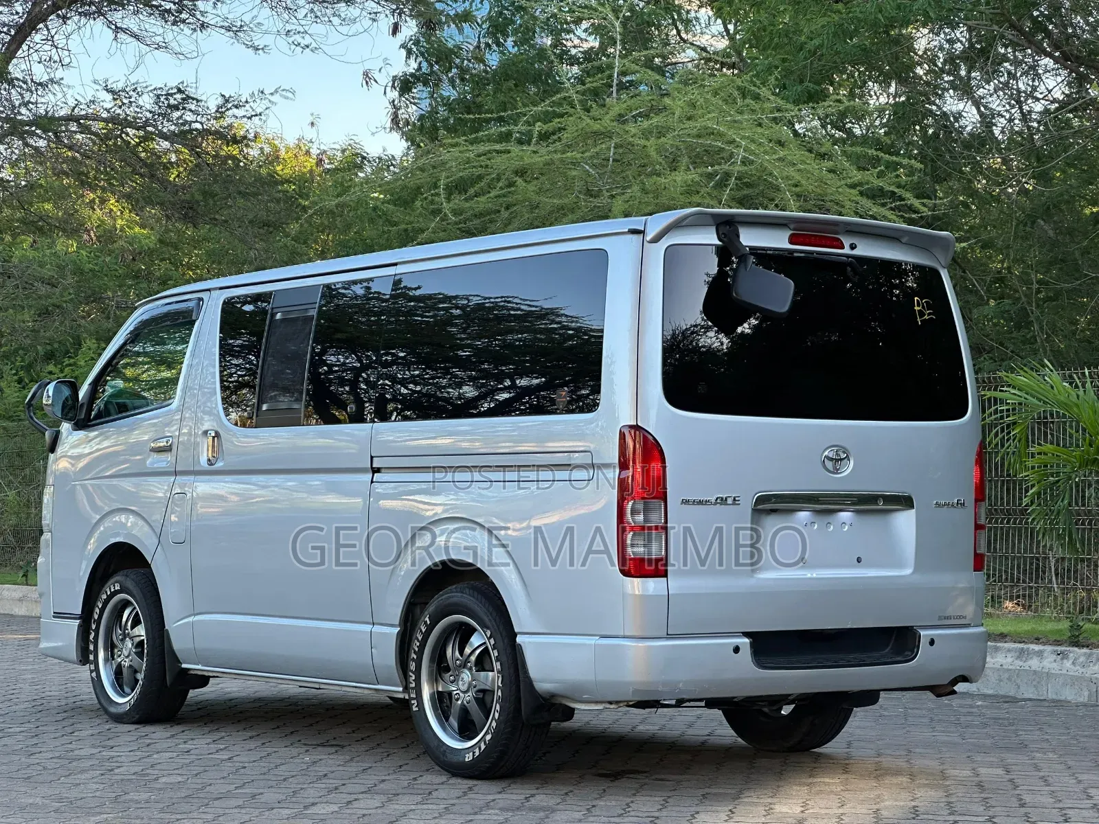 Toyota Regius 2008 Silver