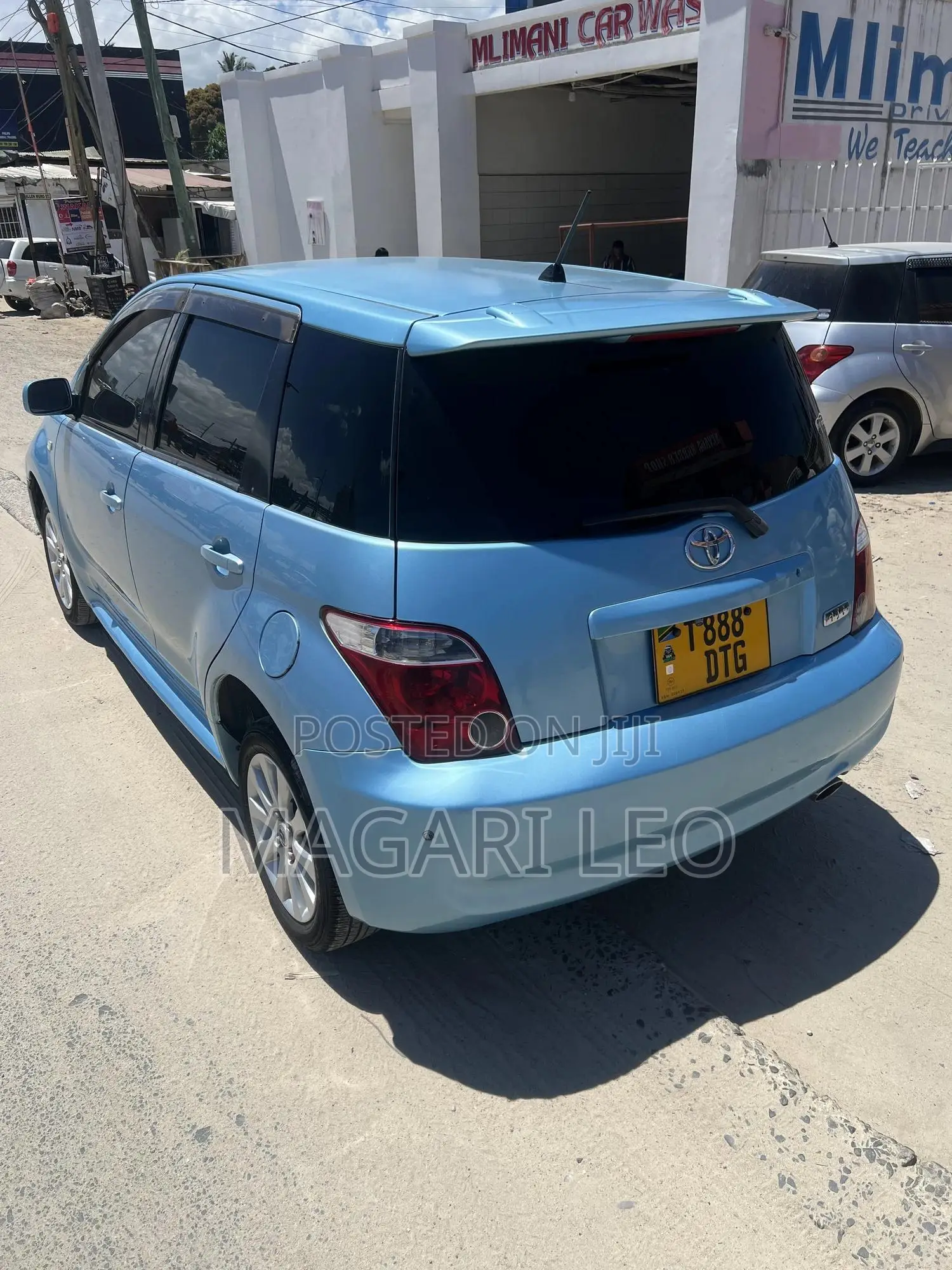 Toyota IST 2010 Silver