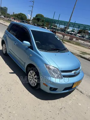 Toyota IST 2010 Silver