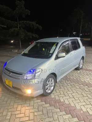 Toyota Raum 2005 Silver