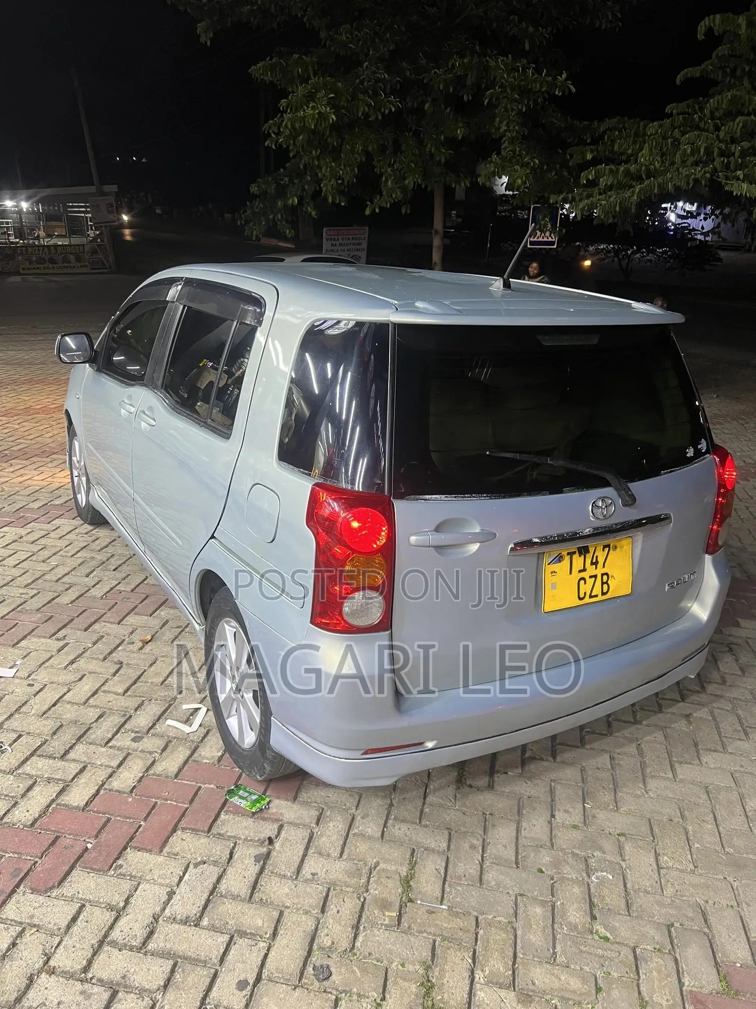Toyota Raum 2005 Silver
