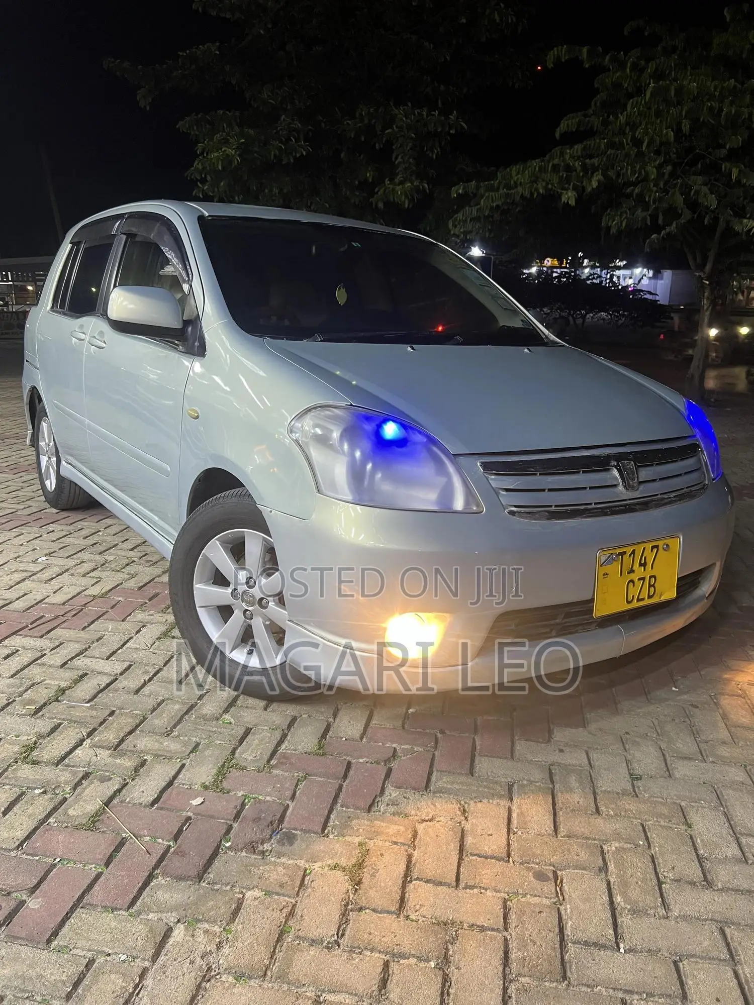 Toyota Raum 2005 Silver