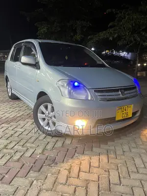 Toyota Raum 2005 Silver