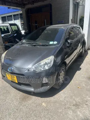 Toyota Aqua 2012 Gray