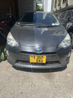 Toyota Aqua 2012 Gray
