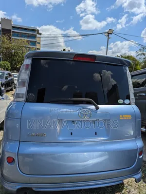 Toyota Sienta 1.5 AWD (6-seater) 2015 Blue