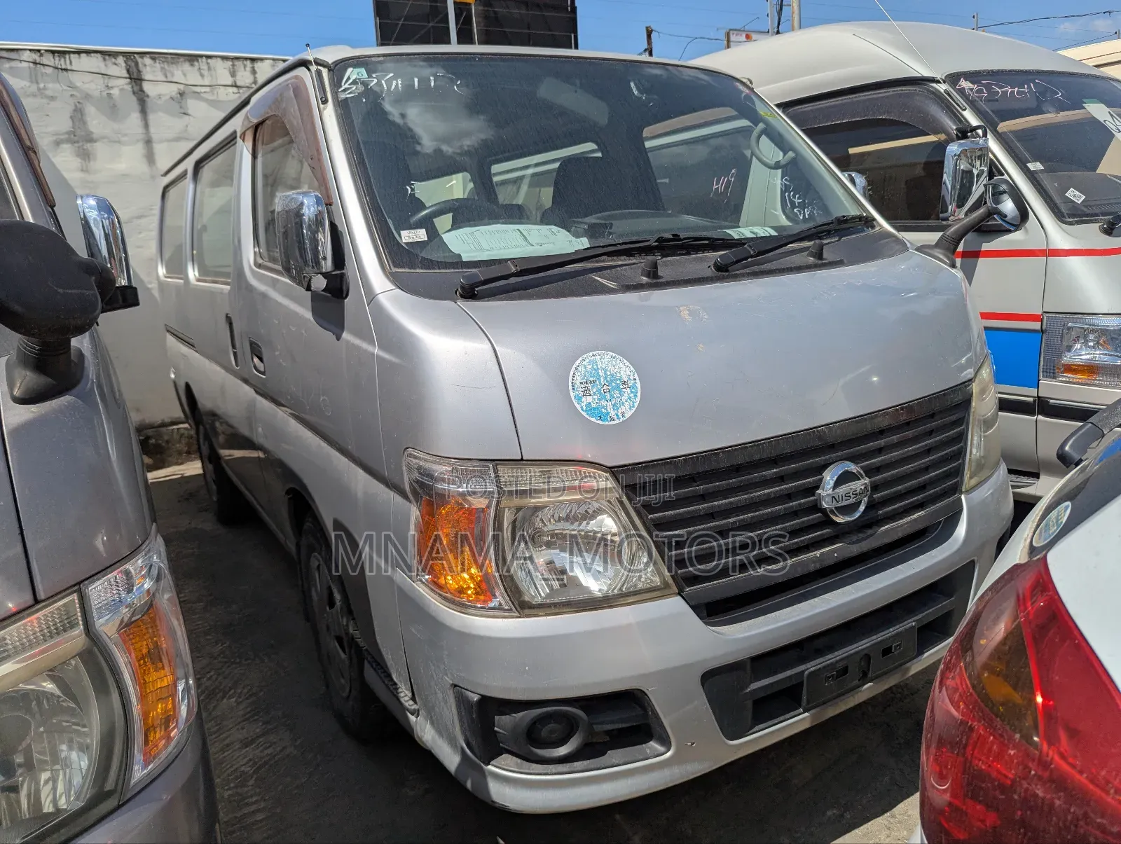 Nissan Caravan (Urvan) 2011 Silver