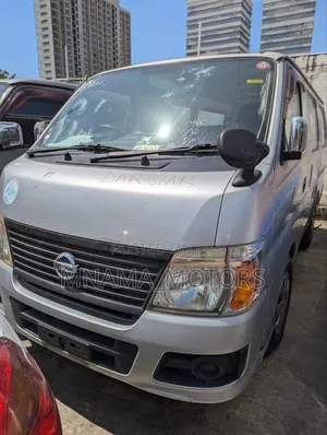 Nissan Caravan (Urvan) 2011 Silver