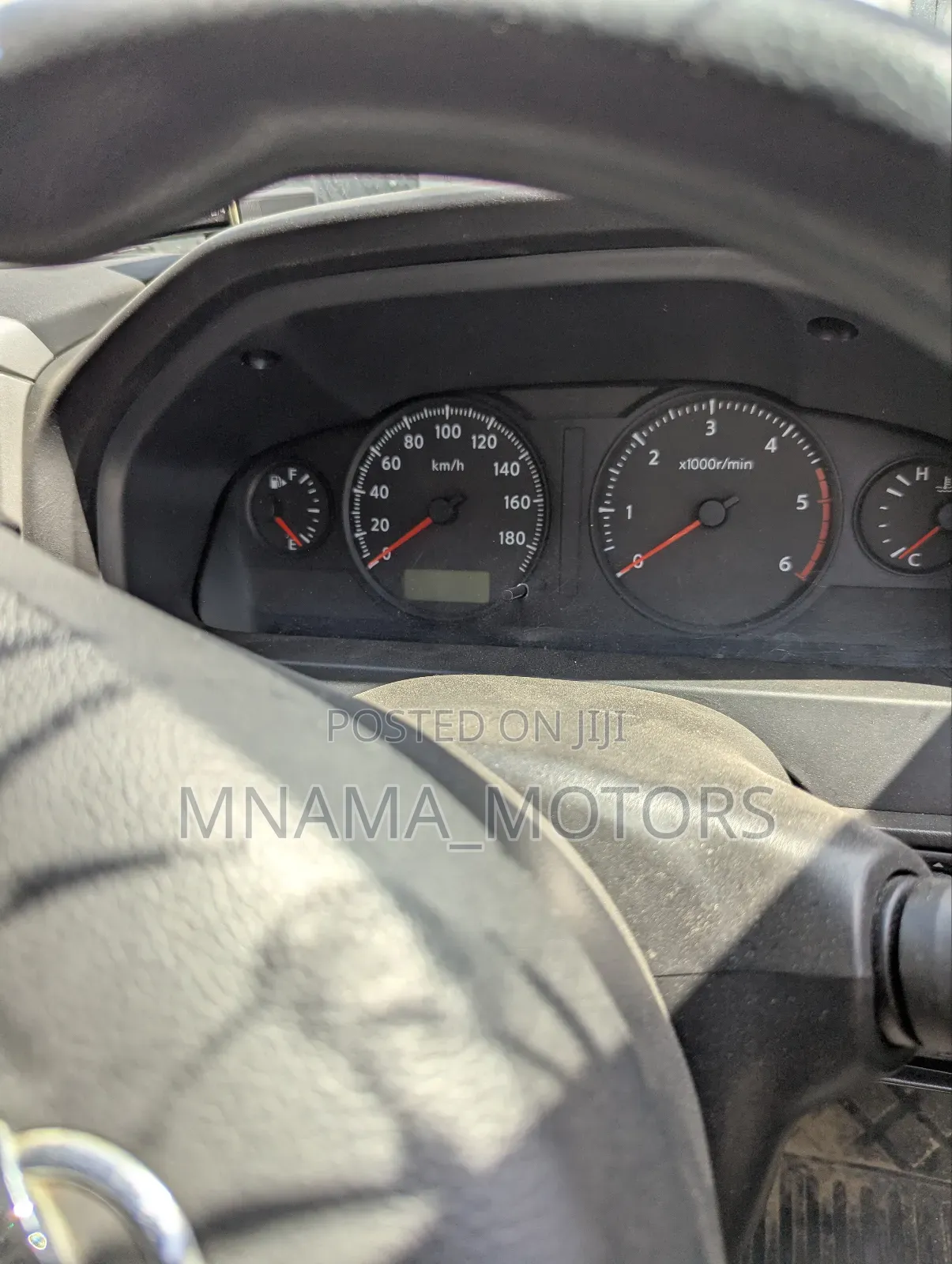 Nissan Caravan (Urvan) 2011 Silver