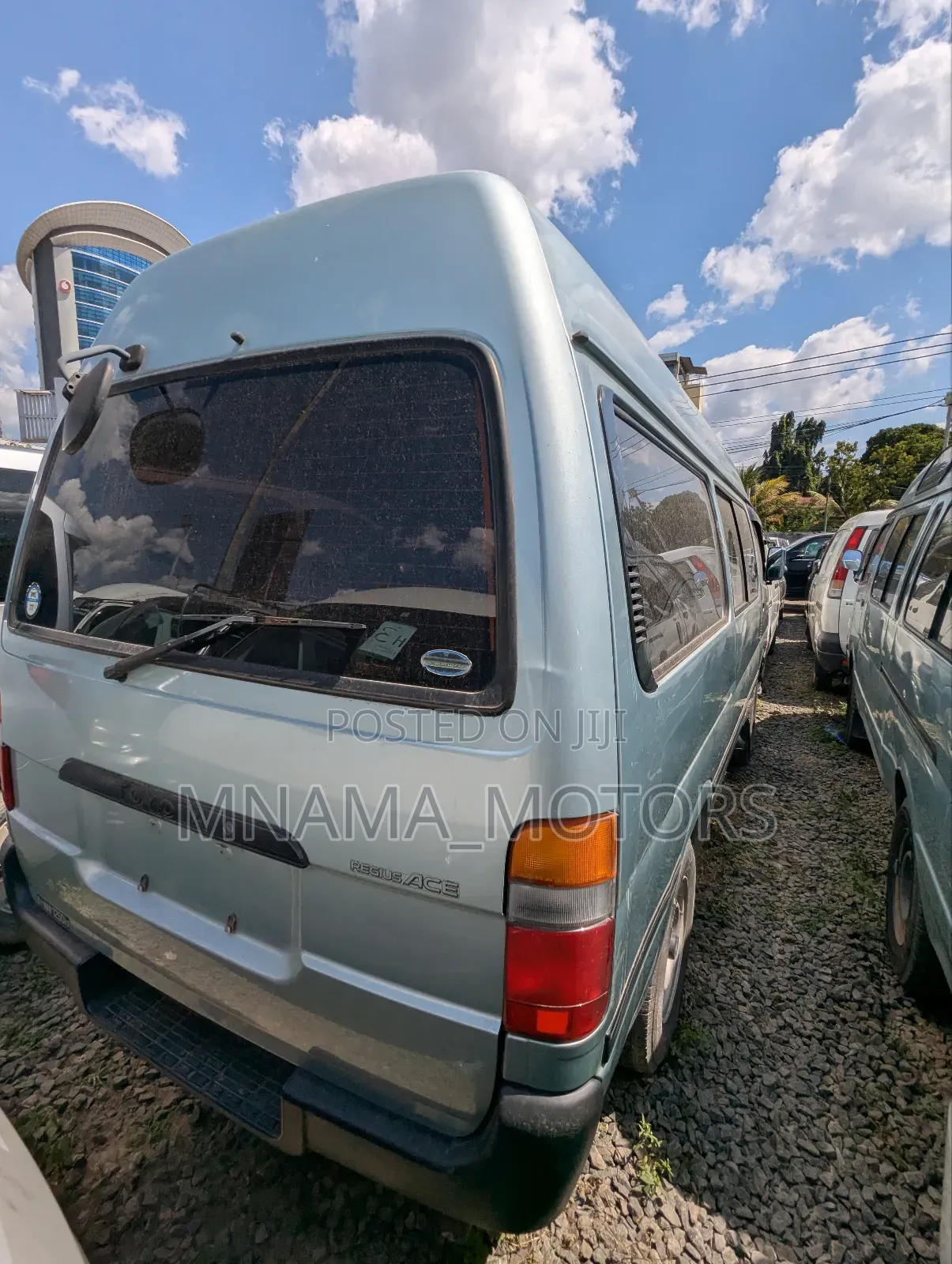 Toyota HiAce 2000