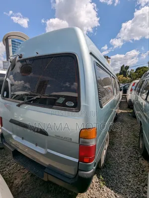 Toyota HiAce 2000