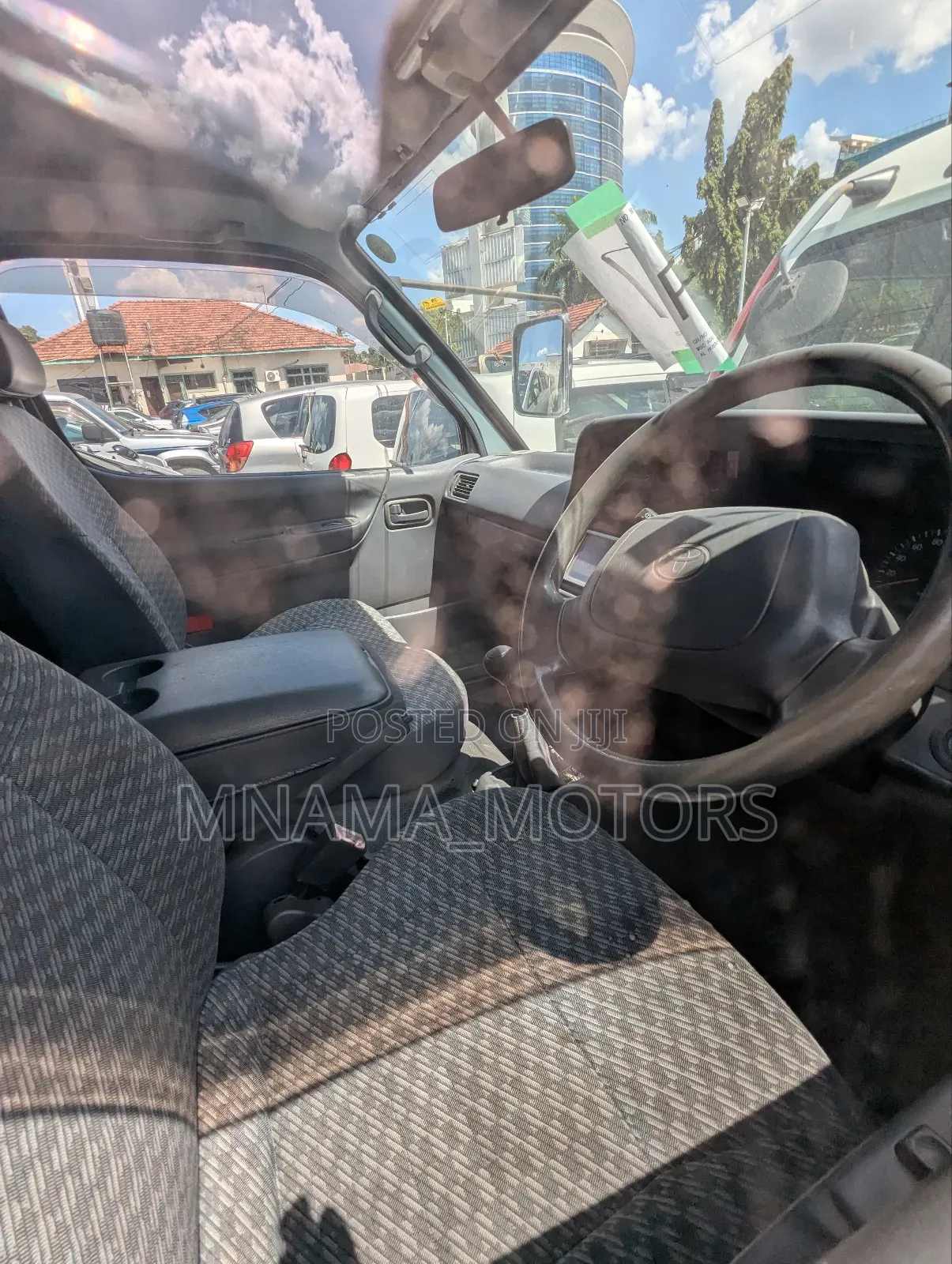 Toyota HiAce 2000