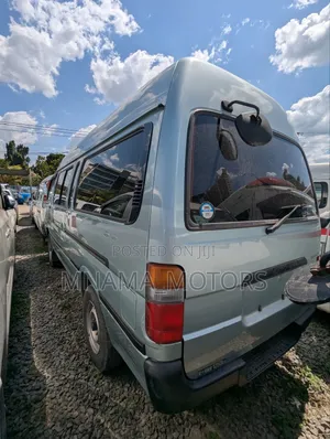 Toyota HiAce 2000