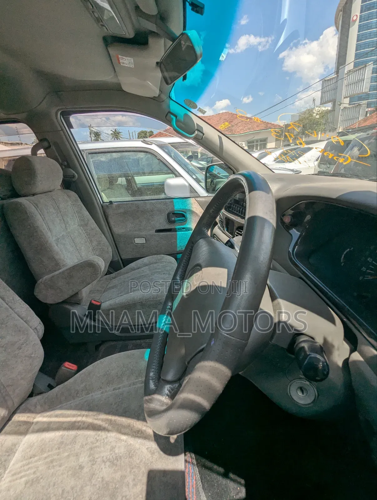 Toyota HiAce 2000
