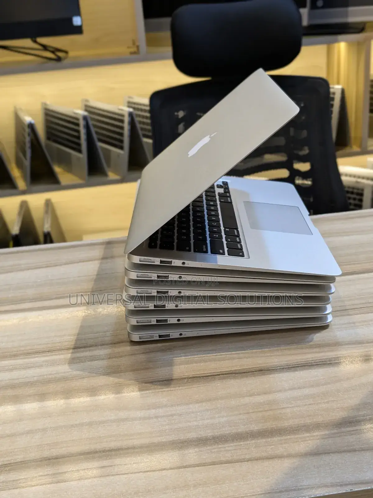 Laptop Apple MacBook Pro 2017 8GB Intel Core I5 SSD 128GB