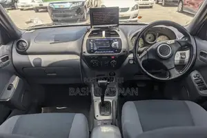 Toyota RAV4 2001 White