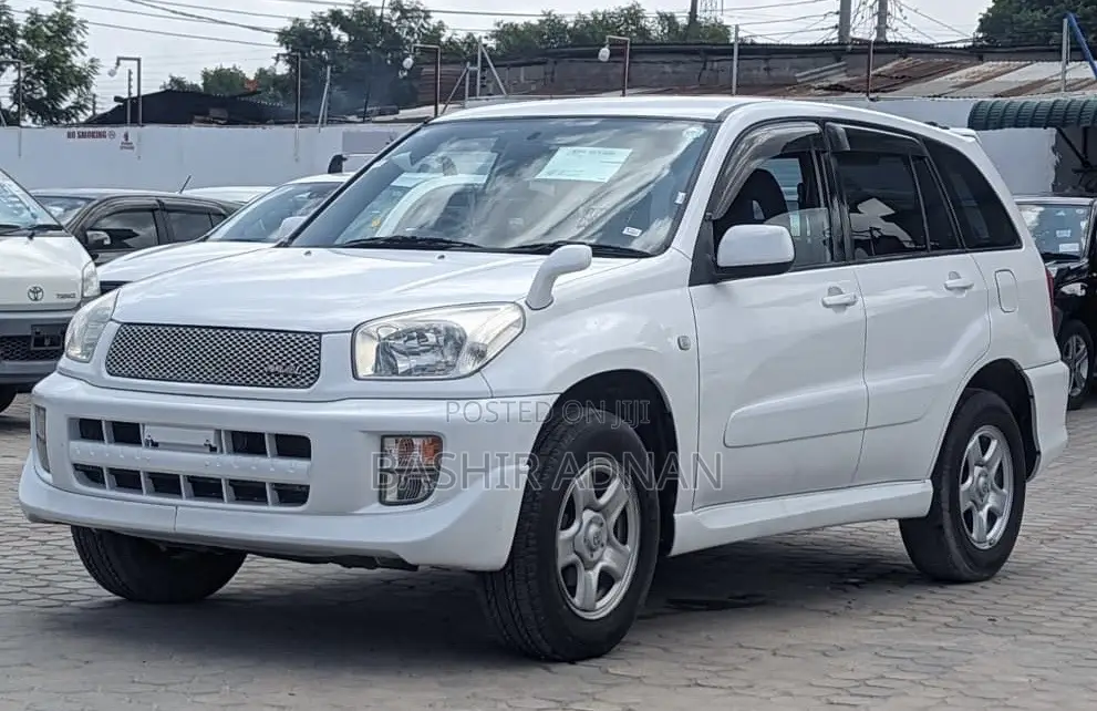 Toyota RAV4 2001 White