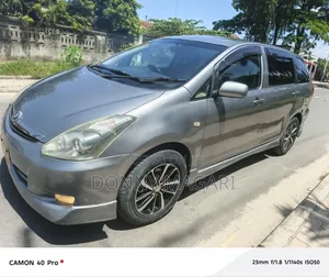 Toyota Wish 2005 Gray