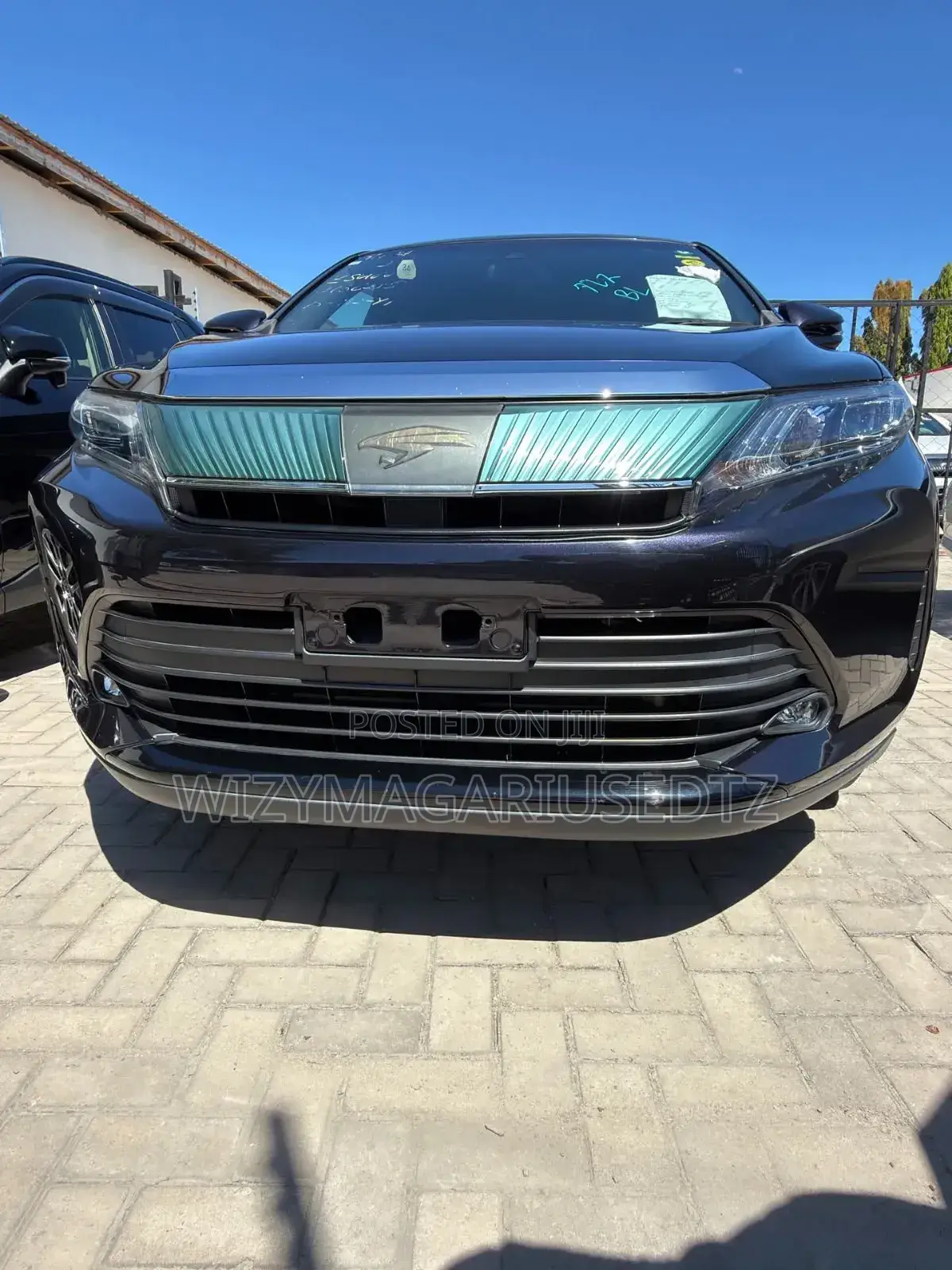 Toyota Harrier 2.0 2017 Burgundy