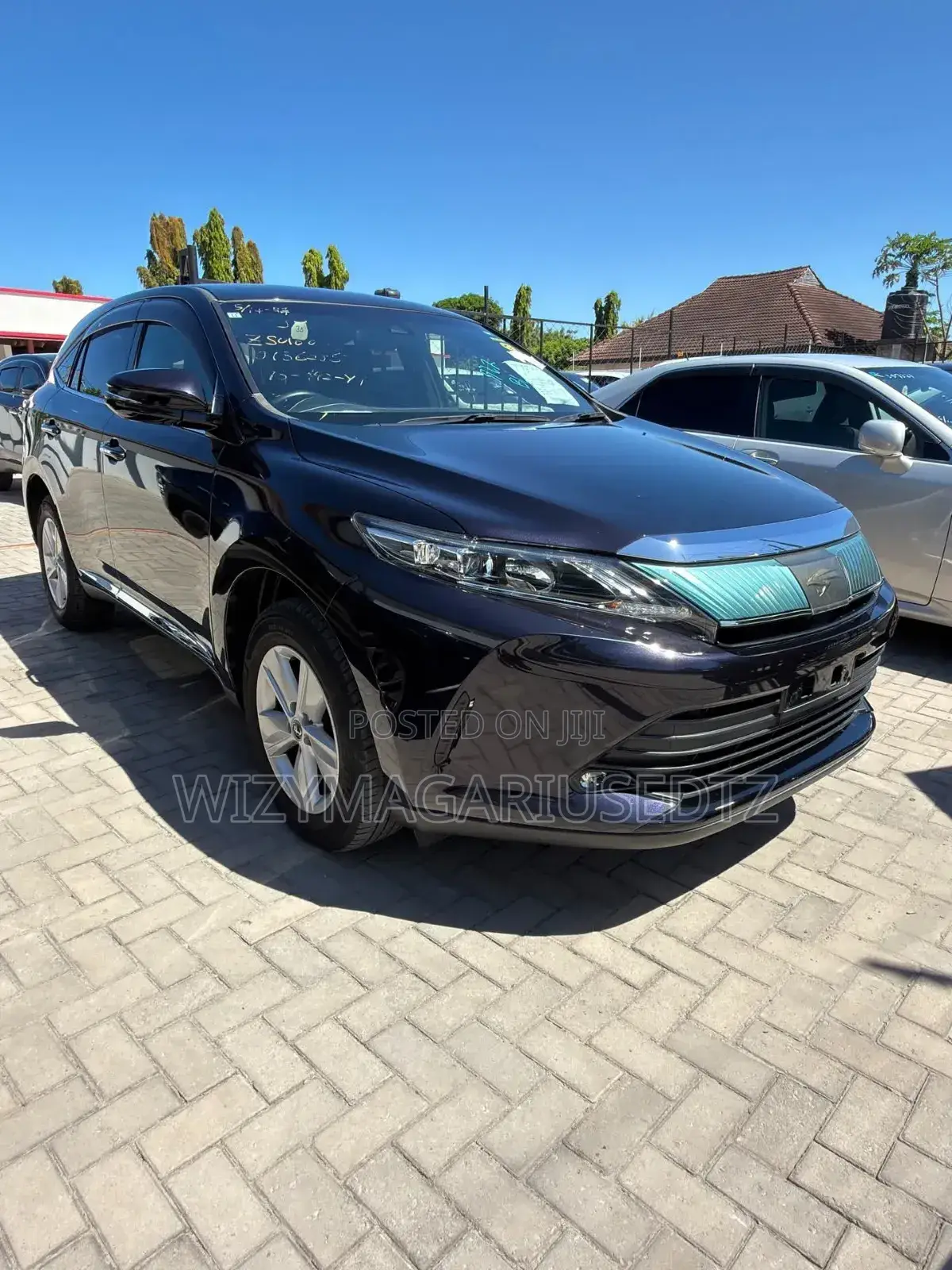 Toyota Harrier 2.0 2017 Burgundy