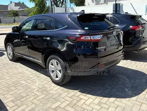 Toyota Harrier 2.0 2017 Burgundy