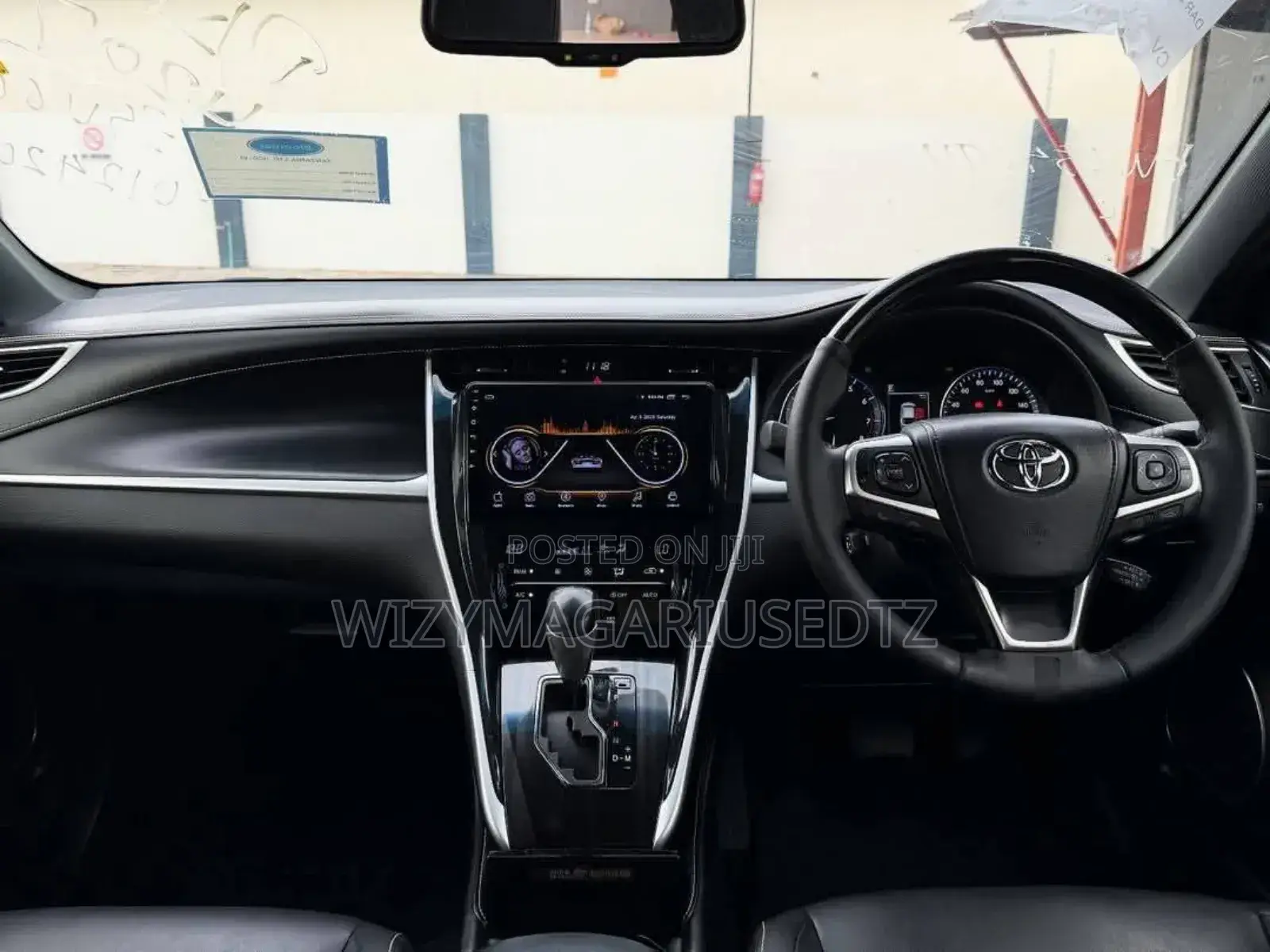 Toyota Harrier 2.0 2017 Burgundy