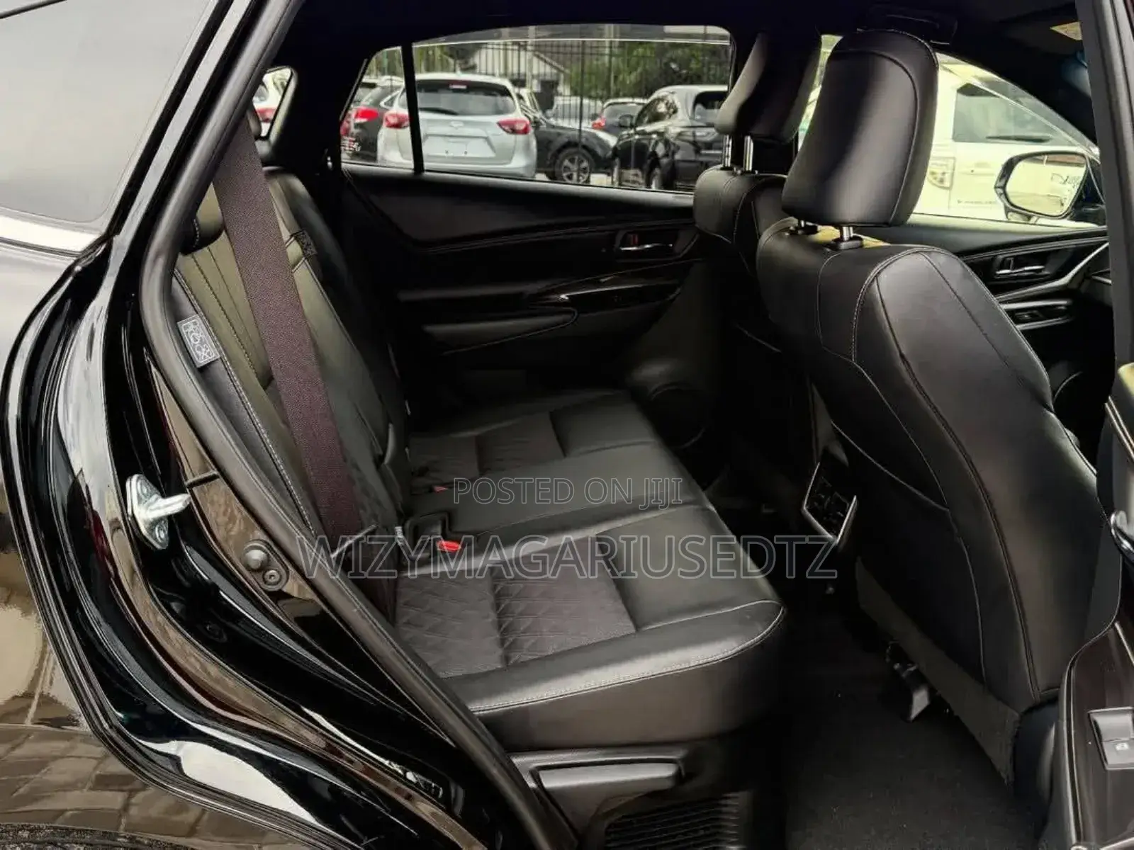 Toyota Harrier 2.0 2017 Burgundy