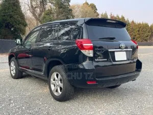 Toyota Vanguard 2012 Black