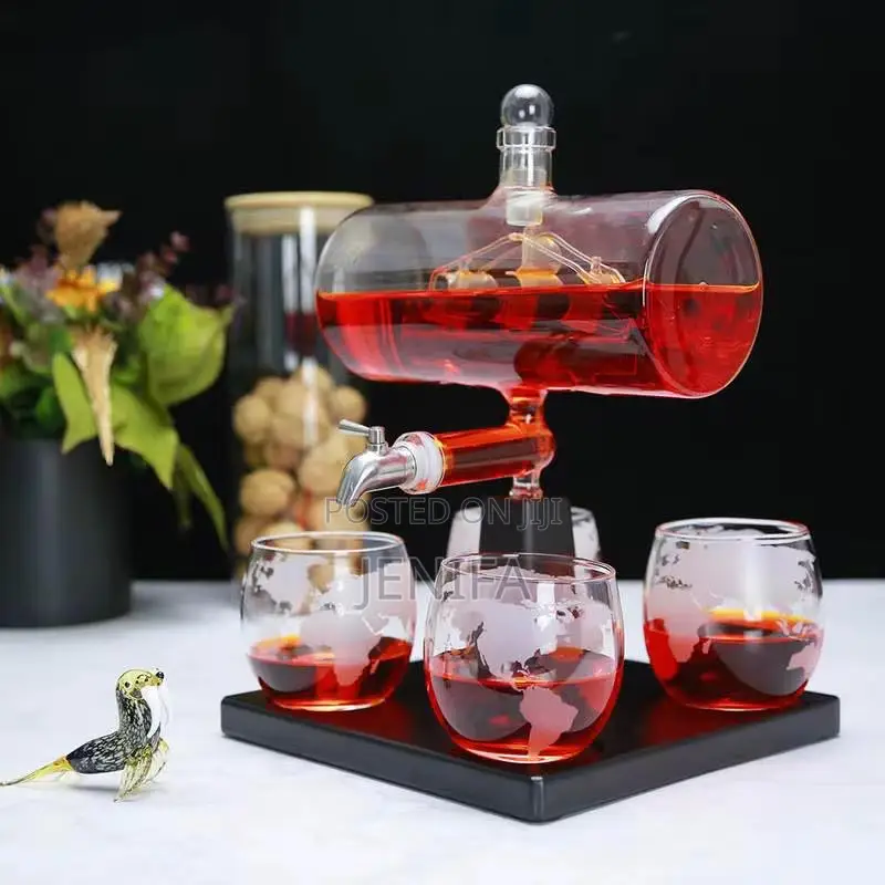 Wine Decanter With Glass