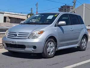 Toyota IST 2005 Silver