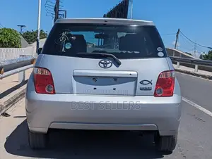 Toyota IST 2005 Silver