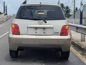 Toyota IST 2002 Beige