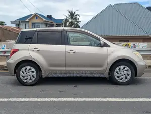 Toyota IST 2002 Beige