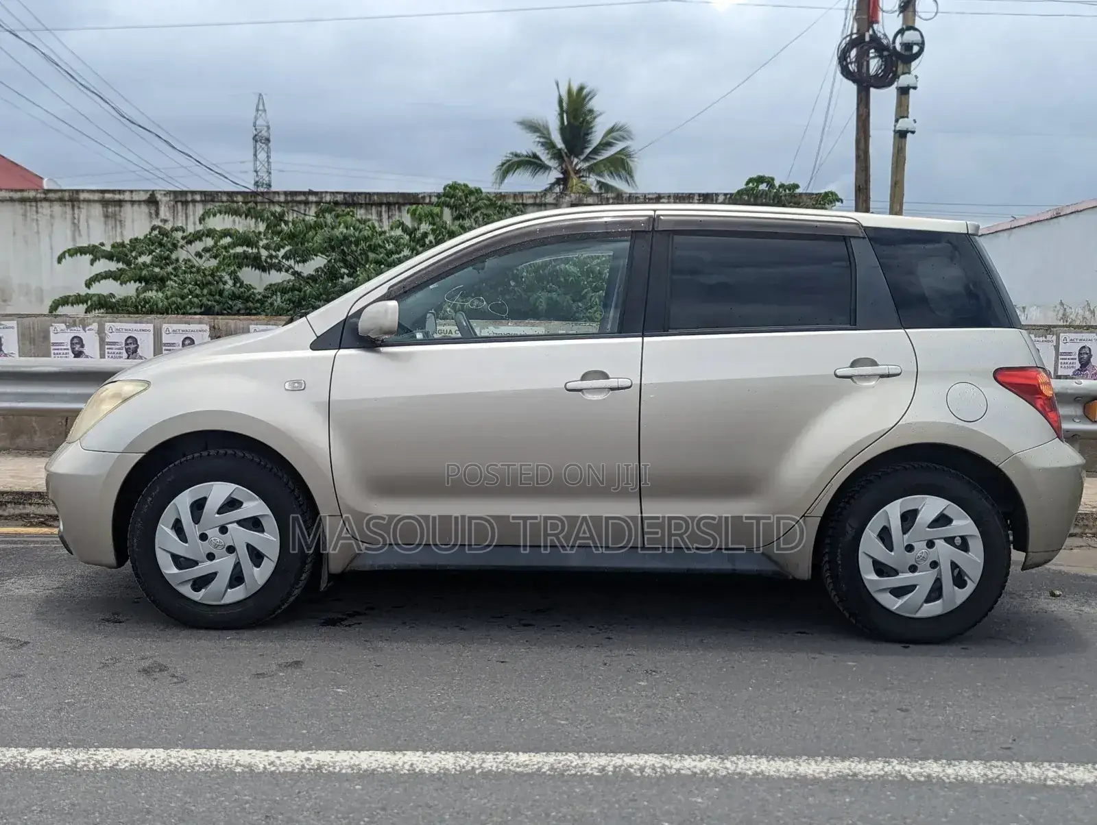 Toyota IST 2002 Beige