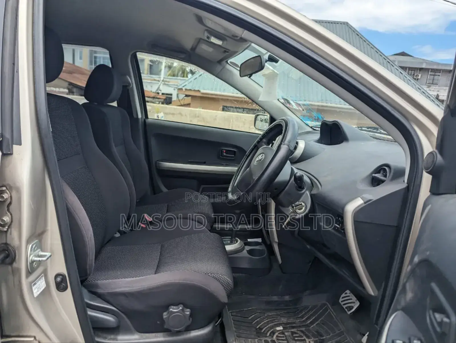 Toyota IST 2002 Beige