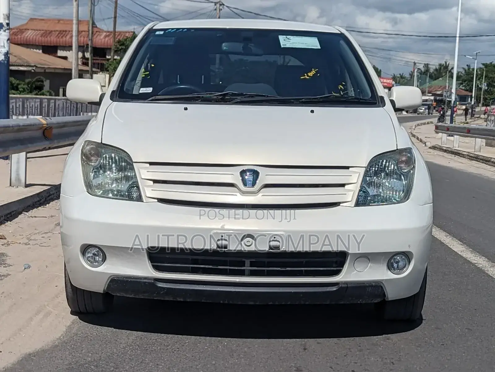 Toyota IST 2003 White
