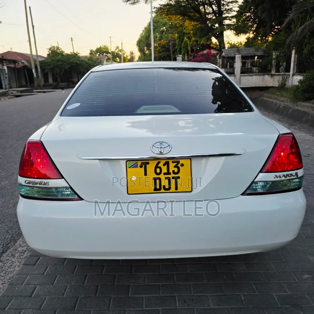 Toyota Mark II 2004 White