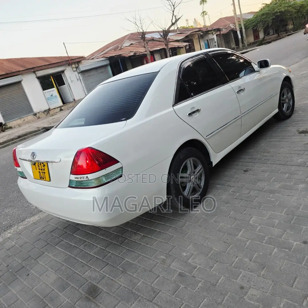 Toyota Mark II 2004 White