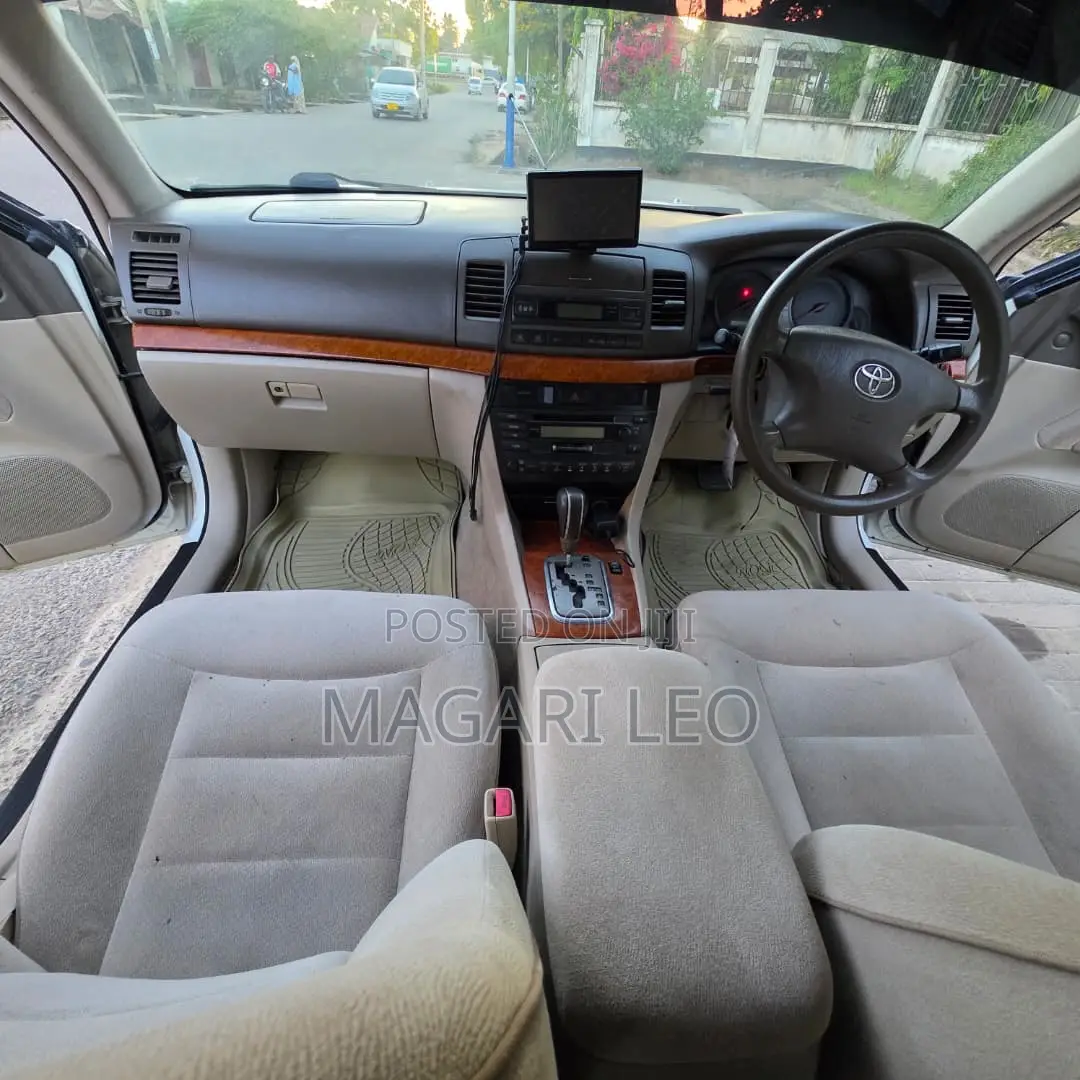 Toyota Mark II 2004 White