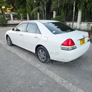 Toyota Mark II 2004 White