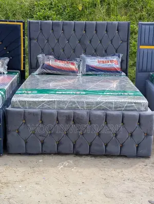 Classic Bedsofa Vipo Mbao Imara Sana Size 5/6 Na 6/6 Vinapatikana