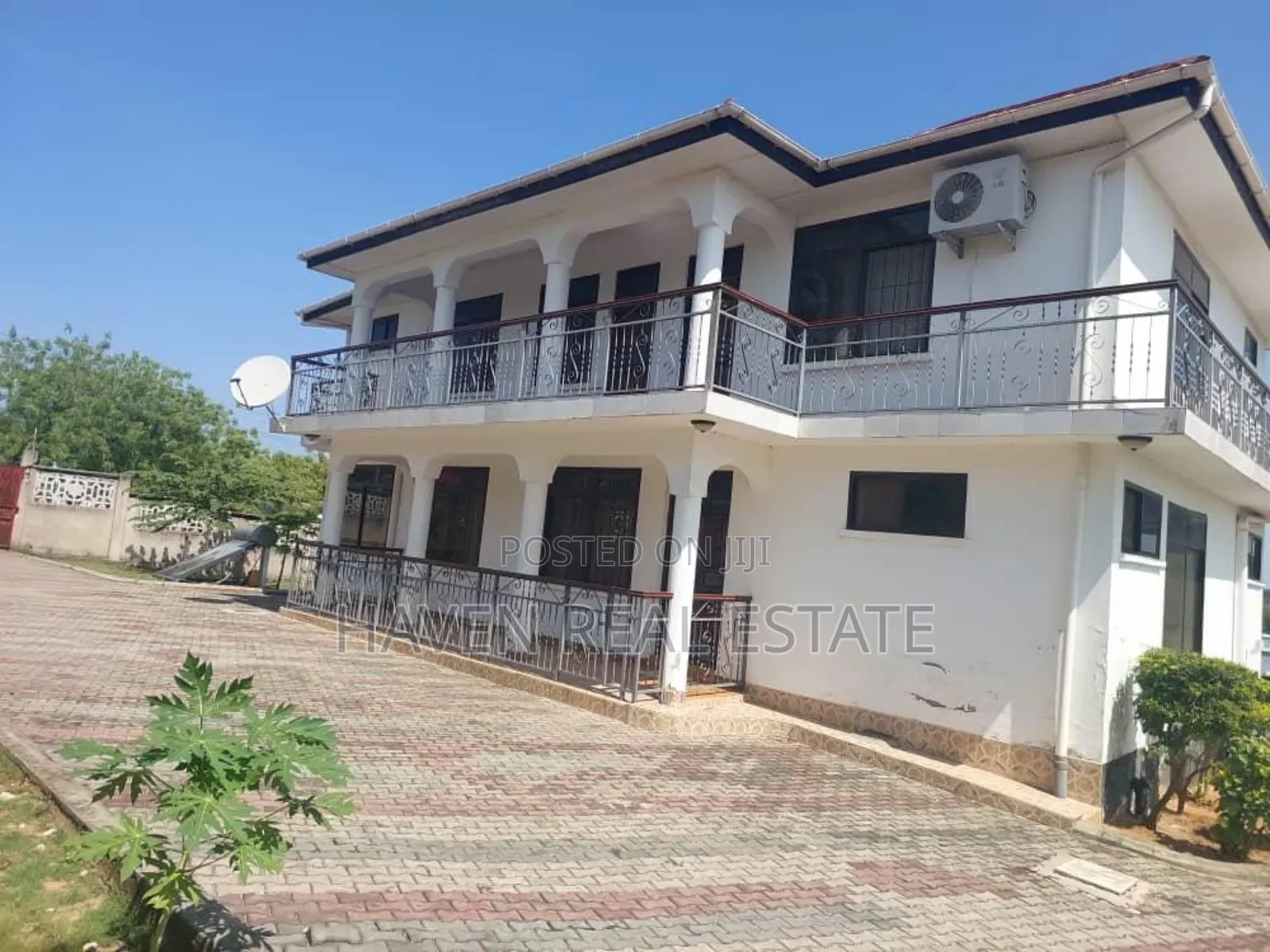 9bdrm House in Goba for sale