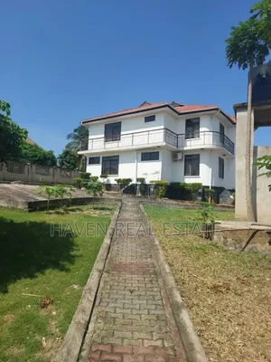 9bdrm House in Goba for sale