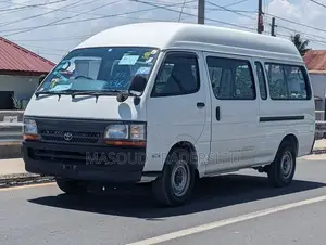 Toyota HiAce 2002 White