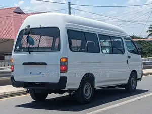 Toyota HiAce 2002 White