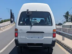 Toyota HiAce 2002 White