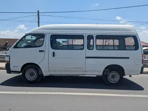 Toyota HiAce 2002 White